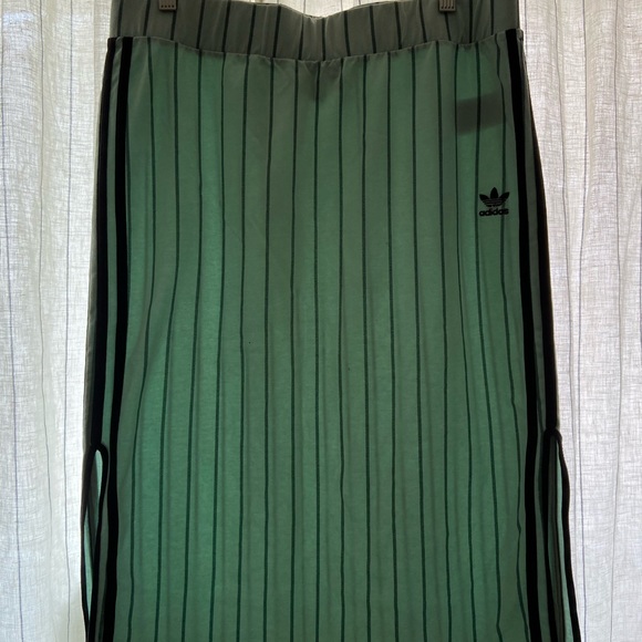 Adidas Skirt - Picture 3 of 5